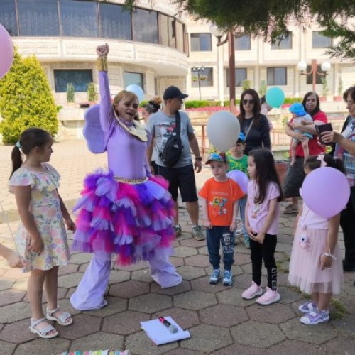 На 1 юни Парк-Хотел Стара Загора зарадва децата на Стара Загора с весел празник
