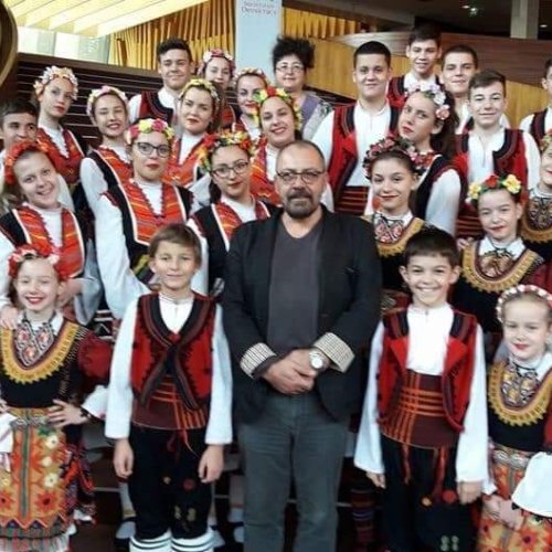 Моден спектакъл Заедно ще събере средства за нови костюми на ансамбъл Загорче