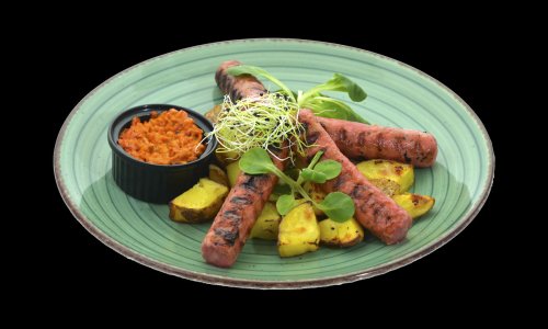 Грахови наденички с билкови картофи и айвар / Pea sausagues with herb potatoes and Ajvar