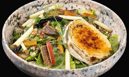 Салата със запечено козе сирене / Salad with grilled goat cheese